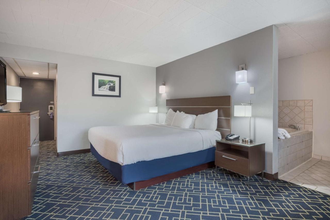 เบสต์ เวสเทิร์น ฮันต์ แลนดิง โฮเทล มาตาโมราส/มิลฟอร์ด Hotel Matamoras ภายนอก รูปภาพ