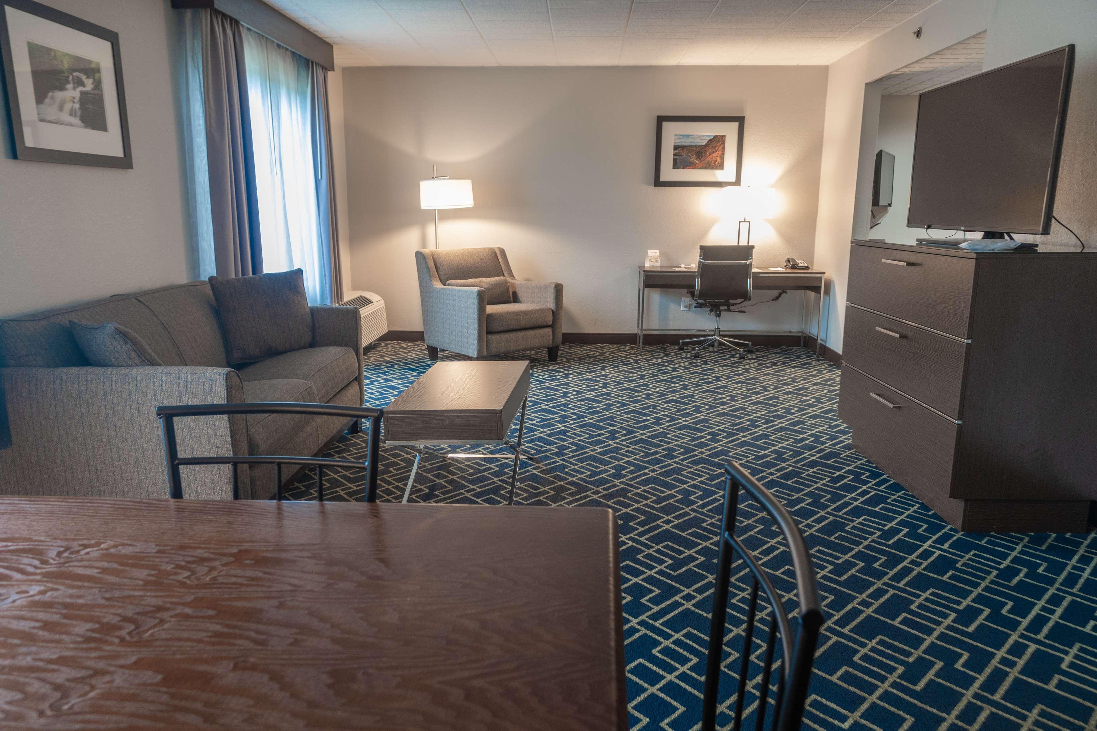 เบสต์ เวสเทิร์น ฮันต์ แลนดิง โฮเทล มาตาโมราส/มิลฟอร์ด Hotel Matamoras ภายนอก รูปภาพ